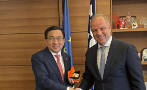 Συνάντηση Διονύση Σταμενίτη με τον Πρέσβη της Λαϊκής Δημοκρατίας της Κίνας