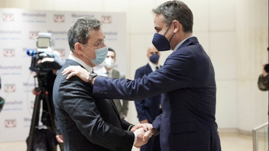 Ο πρωθυπουργός στην παρουσίαση του βιβλίου του Άλμπερτ Μπουρλά