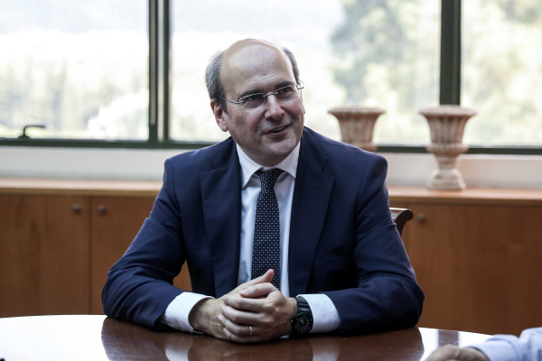 Χατζηδάκης: Παρουσίασε τις πρωτοβουλίες για την ενίσχυση των δικαιωμάτων των γυναικών και της ισότητας των δυο φύλων