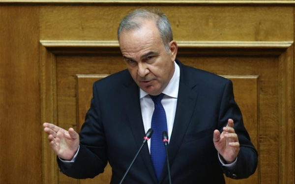 Παπαθανάσης: Νομοθετούμε για να επιχειρούν ταχύτερα οι μικρομεσαίοι