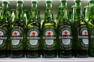 Heineken: Αύξηση των καθαρών εσόδων στα 6,70 δισ. ευρώ για το α' τρίμηνο του 2026