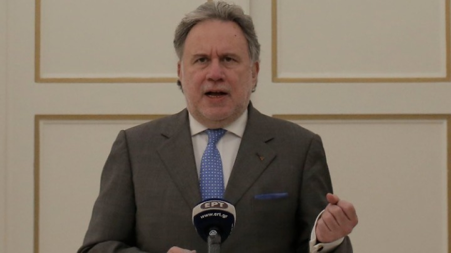 Μπέρδεμα με Κατρούγκαλο - Αποσύρεται από τις εκλογές, αλλά θα είναι στα ψηφοδέλτια