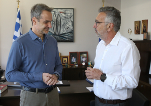 Μητσοτάκης με δήμαρχο Αγίου Δημητρίου Στ. Μαμαλάκη