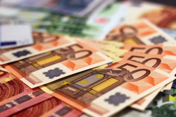 ΟΠΕΚΑ: Ολοκληρώθηκε η δημόσια κλήρωση για 1.000 ευρώ σε 8.500 τυχερούς