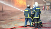 Φωτιά στο Λαύριο κοντά σε σπίτια - Μήνυμα 112 για απομάκρυνση