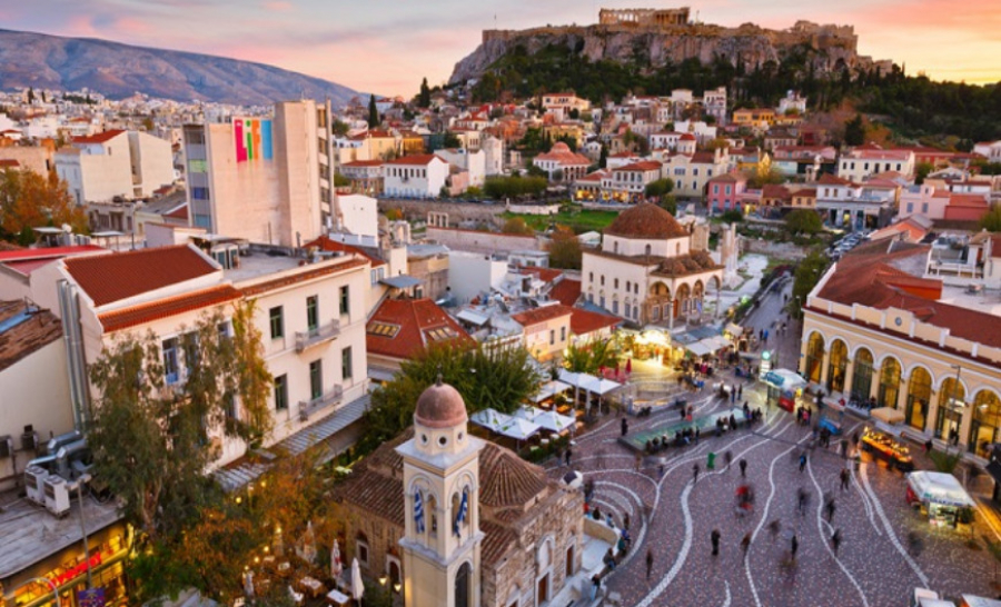 "Η Αθήνα, δελεαστική επιλογή για τους νέους της Ευρώπης", σύμφωνα με το ιταλικό site "Proiezioni di Borsa"