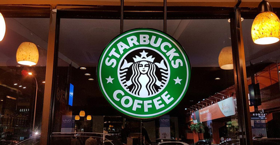 Starbucks: «Η Εξέγερση της Κόκκινης Κούπας» από τους εργαζόμενους
