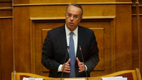 Βουλή: Αντιπαράθεση Σταϊκούρα με επικεφαλής της ΚΟ του ΚΙΝΑΛ για την ακρίβεια