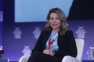 Λαζαράκου: Δημιουργούμε έναν οδικό χάρτη που θα μας οδηγήσει με ασφάλεια στην επόμενη ημέρα