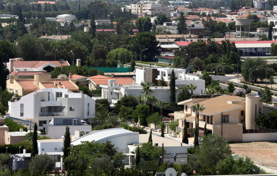 Ακίνητα: Ουρές στα συμβολαιογραφεία για μεταβιβάσεις