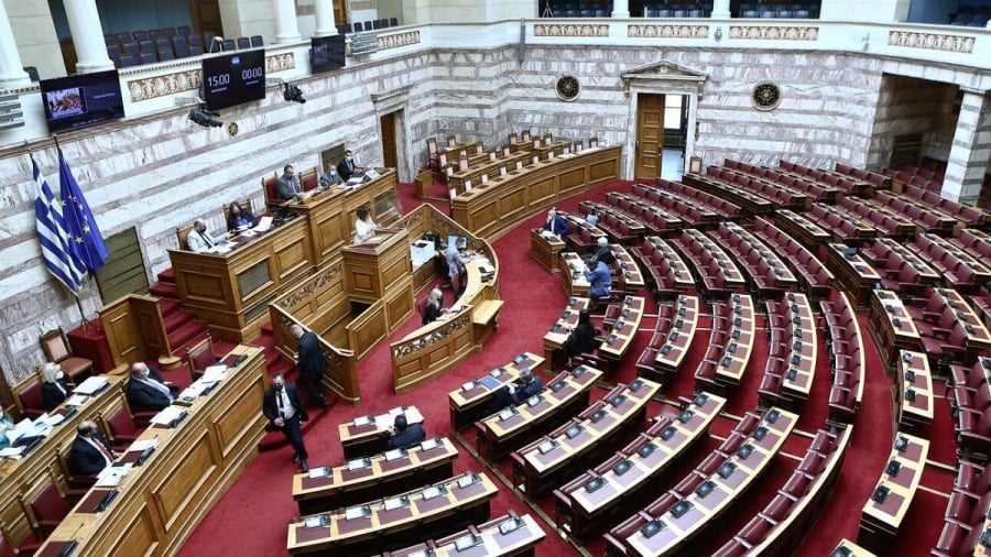 Βουλή: Ψηφίστηκε το νομοσχέδιο για την αντιμετώπιση του "μαύρου χρήματος"