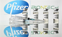 Pfizer: Επιταχύνει την παραγωγή των εμβολίων και παραδίδει περισσότερες δόσεις στις ΗΠΑ