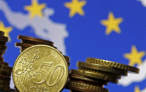 Ο πληθωρισμός στην ευρωζώνη θα μειωθεί ταχύτερα στον στόχο του 2% (έρευνα Bloomberg)