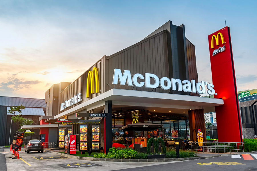 McDonald's: Πληρώνει 1,3 δισ. δολ. για τη διευθέτηση φορολογικής διαμάχης στη Γαλλία