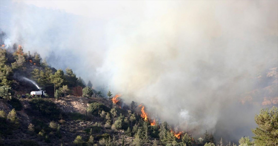 Υφεση στην πυρκαγιά σε Βάρη - Βούλα