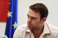 Στέφανος Κασσελάκης: Οι απόδημοι Έλληνες δεν είναι περιφερόμενες mailing lists για τους πολιτευτές της ΝΔ