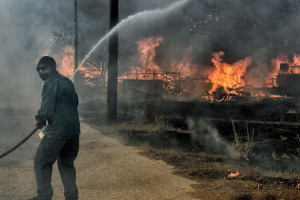 Δήμαρχος Τανάγρας: Βελτιωμένη η εικόνα της φωτιάς στα Δερβενοχώρια σε σχέση με τη νύχτα