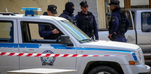 Βριλήσσια: Τρεις άγνωστοι με κουκούλες εισέβαλαν στο σπίτι 84χρονης