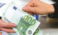 ΕΕΤ: Με μάσκα οι συναλλαγές στα τραπεζικά υποκαταστήματα