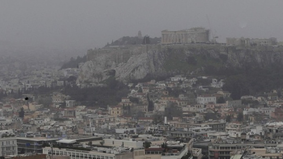 Αφρικανική σκόνη και λασποβροχή του σκηνικό του καιρού
