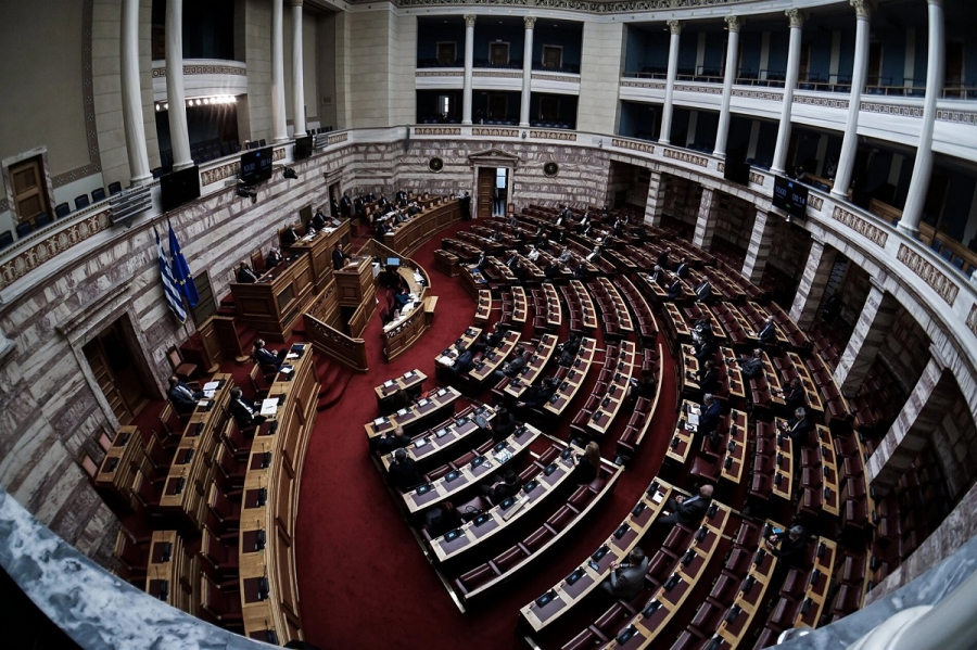 Στη Βουλή η τροπολογία για τη διατήρηση του μειωμένου ΦΠΑ σε πέντε νησιά του Αιγαίου