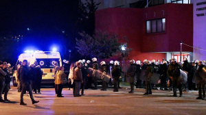 Επεισόδια Ρέντη: Σε ακρωτηριασμό αριστερού κάτω άκρου υπεβλήθη ο αστυνομικός