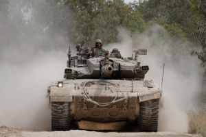 Έτοιμα να εισβάλουν στη Ράφα τα ισραηλινά τανκς