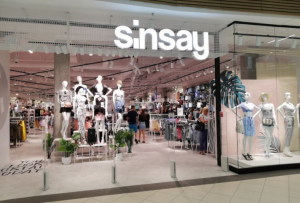 Sinsay: Πριν τα φυσικά καταστήματα, έρχεται μέσω διαδικτύου