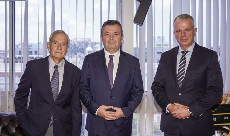 Πρόεδρος του Δ.Σ των ΕΛΤΑ κ. Δανιήλ Μπεναρδούτ, Υφυπουργός Ψηφιακής Διακυβέρνησης κ. Χρήστος Μπουκώρος, Διευθύνων Σύμβουλος των ΕΛΤΑ κ. Γρηγόρης Σκλήκας