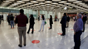 ΠΟΫ - Παραλλαγή Όμικρον: Συστάσεις στους άνω των 60 και τις ευπαθείς ομάδες να μην ταξιδεύουν