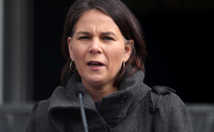 Μπέρμποκ: Πρέπει να ληφθούν πολύ σοβαρά υπ' όψιν οι πυρηνικές απειλές του Πούτιν