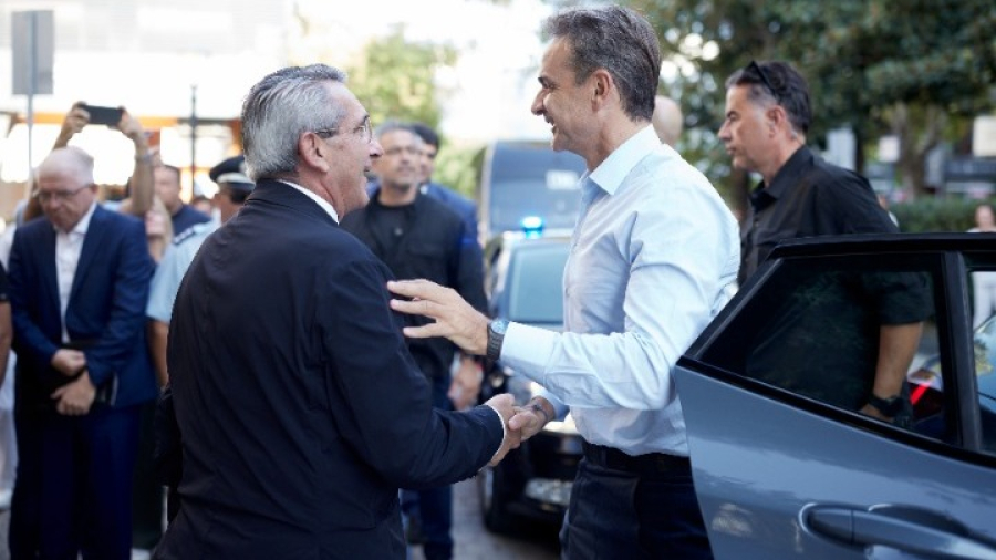 Μητσοτάκης: Στόχος να αποκατασταθεί το συντομότερο η ζημιά στο φυσικό περιβάλλον της Ρόδου