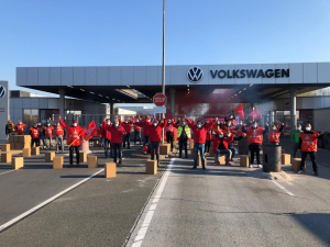 Volkswagen και συνδικάτα συμφώνησαν να μην μπουν «λουκέτα» σε εργοστάσια