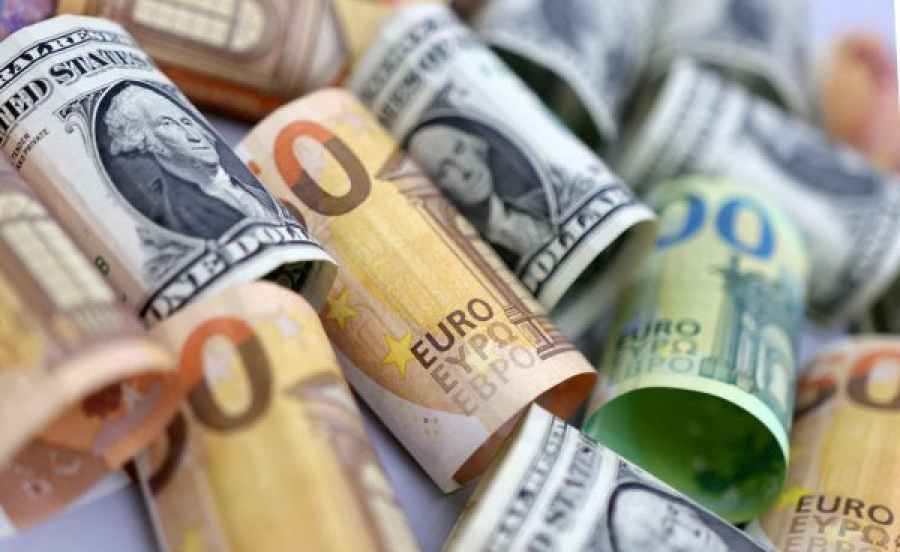Συνάλλαγμα: Το ευρώ ενισχύεται 0,08%, στα 1,0665 δολάρια
