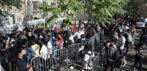Υπουργείο Μετανάστευσης: Σε ποιους αιτούντες άσυλο κόβει το οικονομικό βοήθημα