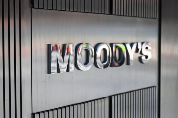 Moody’s: Αυξημένη πολιτική αβεβαιότητα στην Ελλάδα – Τα 4 εκλογικά σενάρια και ο αντίκτυπος στην οικονομία