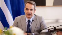 Το διπλό μήνυμα Μητσοτάκη: Ισχυρή Ελλάδα έξω, στήριξη μέσα - Η χώρα παρούσα στις μεγάλες αλλαγές