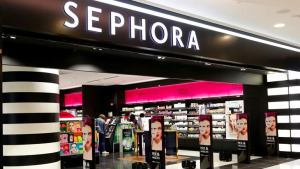 Sephora: Ανοίγει το ανανεωμένο κατάστημά της στην Ερμού