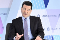 Gottlieb (Pfizer): "Βλέπει" έγκριση του εμβολίου για παιδιά 5-11 ετών από τον FDA τέλη φθινοπώρου