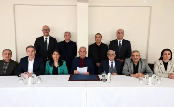 Λευκή σημαία από Οτσαλάν - Καλεί το ΡΚΚ να καταθέσει τα όπλα
