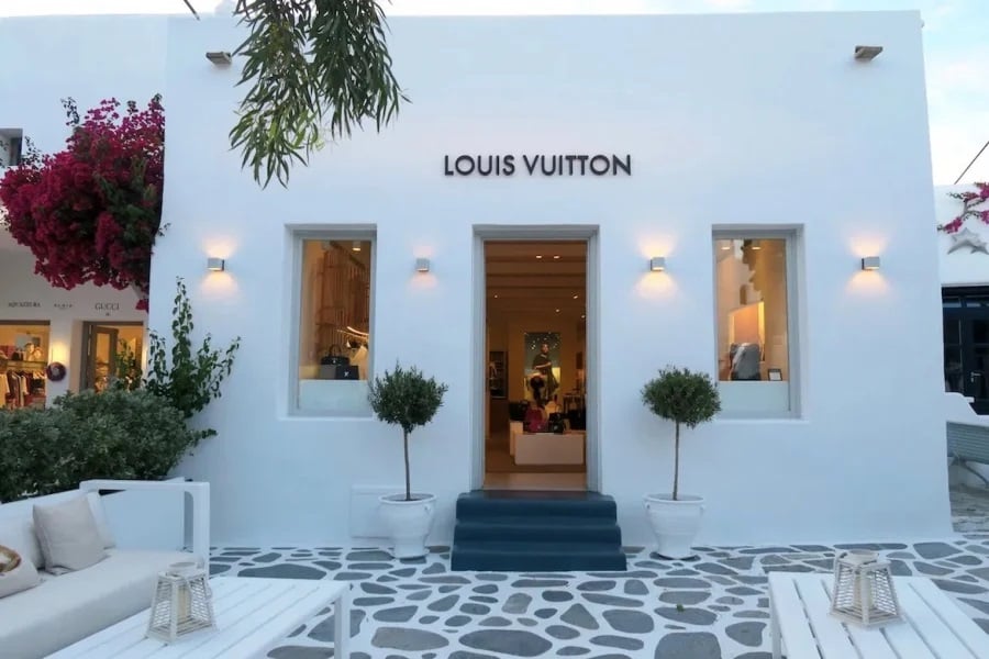 Louis Vuitton: Διπλασίασε το τζίρο και τα κέρδη της στην Ελλάδα
