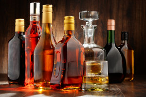 IOBE για αλκοολούχα ποτά: Πλήγμα για τον κλάδο η υψηλή φορολόγηση