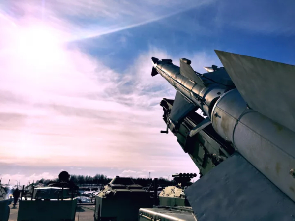 Bloomberg: Η Eυρώπη εξετάζει την ανάπτυξη πυρηνικού οπλοστασίου