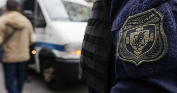 Αλλοδαπός προσπάθησε να εισάγει ναρκωτικά μέσα σε μαξιλαροθήκες και συνελήφθη