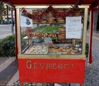 Τουρκία: Πωλούν μισά κουλούρια λόγω φτώχειας