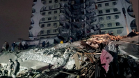 Σεισμός 7,7 Ρίχτερ: Πάνω από 500 οι νεκροί σε Τουρκία και Συρία