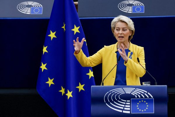 Φον ντερ Λάιεν: Γεννάται μία νέα «γεωπολιτική Ένωση»