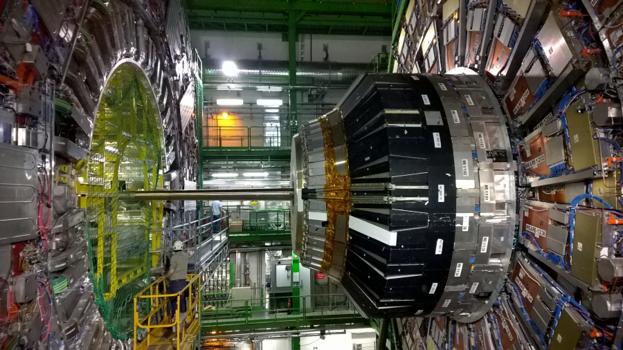 Το CERN σταματά τη συνεργασία με τη Ρωσία