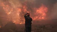 Μεγάλη φωτιά στην Κάρυστο - Ανεξέλεγκτες φλόγες γύρω από τα χωριά