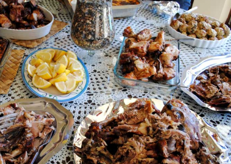 ΙΝΕΜΥ - ΕΣΕΕ: Αυξημένο από 13,1% έως 19,2% το πασχαλινό τραπέζι, +38% το αρνί